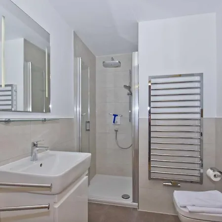 Apartment Mit Meerblick Und Balkon, Gratis Nutzung Vom Ahoi Erlebnisbad Und Sauna In Sellin - Meeresblick 17 *