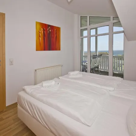 Mit Meerblick Und Balkon, Gratis Nutzung Vom Ahoi Erlebnisbad Und Sauna In Sellin - Meeresblick 17 Apartment